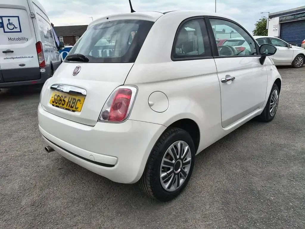 Używany Fiat 500 Pop 69 KM (50 kW) 2015 Biały Hatchback