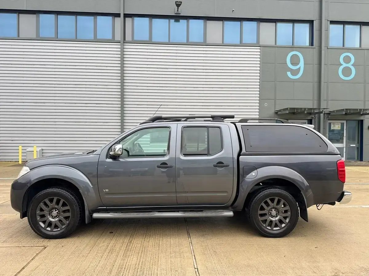 Used Nissan Navara 2011 Grey Pickup
