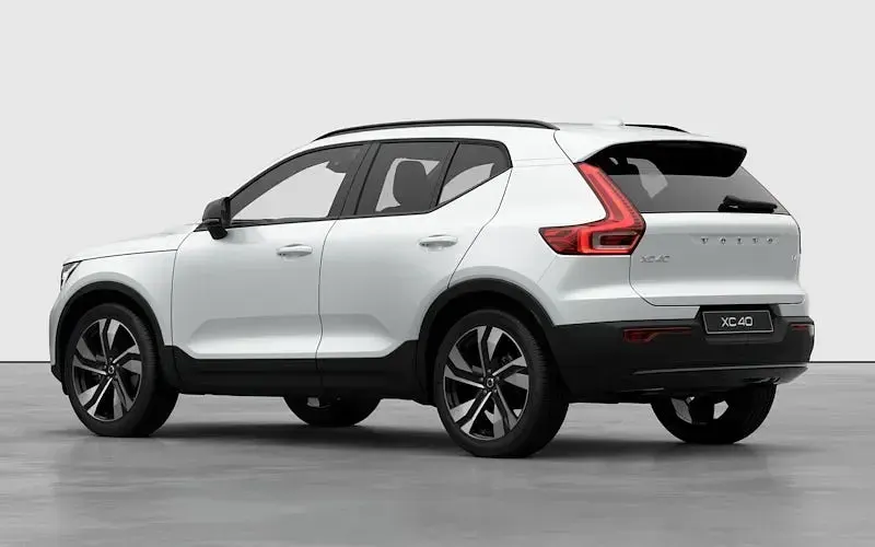 New Volvo XC40 Plus 197 HP (144 kW) 2026 Forest lake SUV