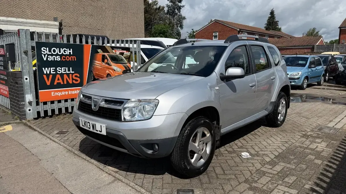 Used Dacia Duster Lauréate 110 HP (80 kW) 2013 Silver SUV