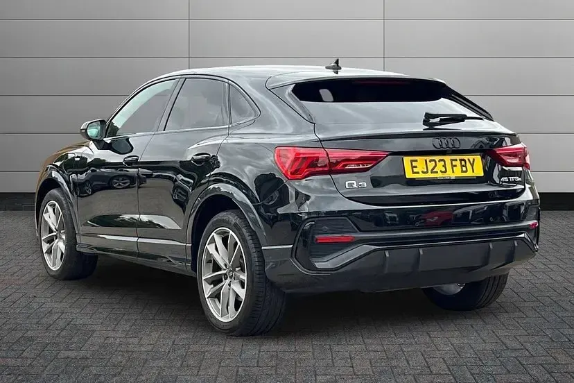 Used Audi Q3 Sportback Advanced 242 HP (177 kW) 2023 Mythos black SUV