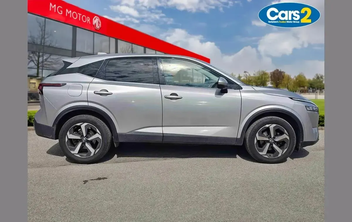 Used Nissan Qashqai N-Connecta 180 HP (132 kW) 2022 White SUV