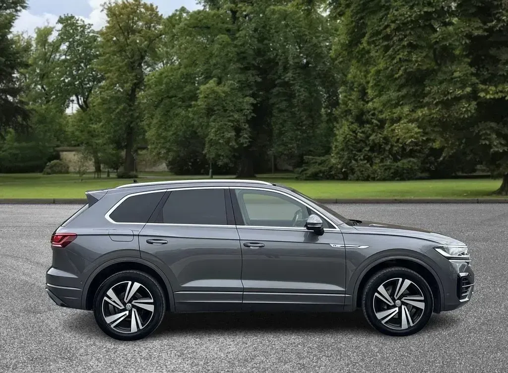 Used VW Touareg R-line 286 HP (210 kW) 2019 Grey SUV