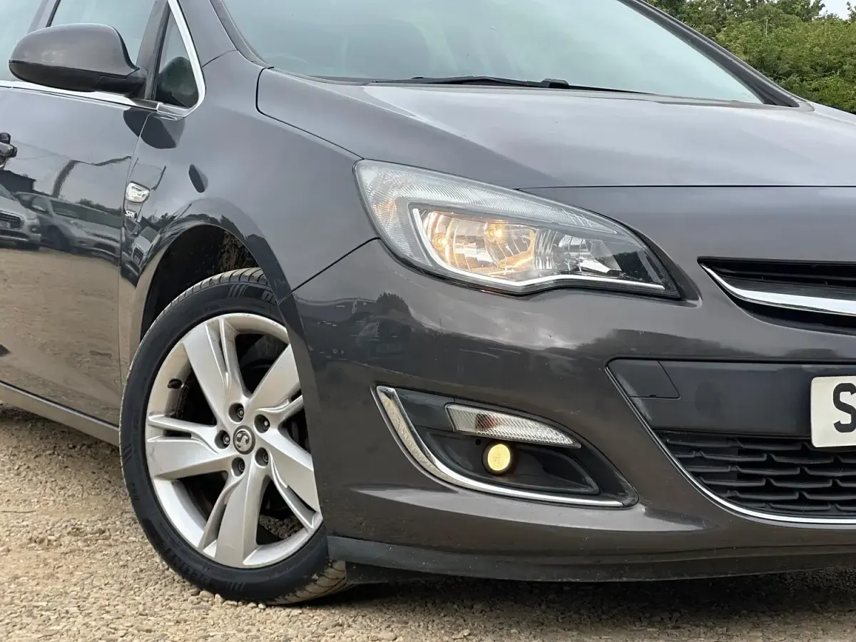 Used Vauxhall Astra SRi 2013 Grey Hatchback