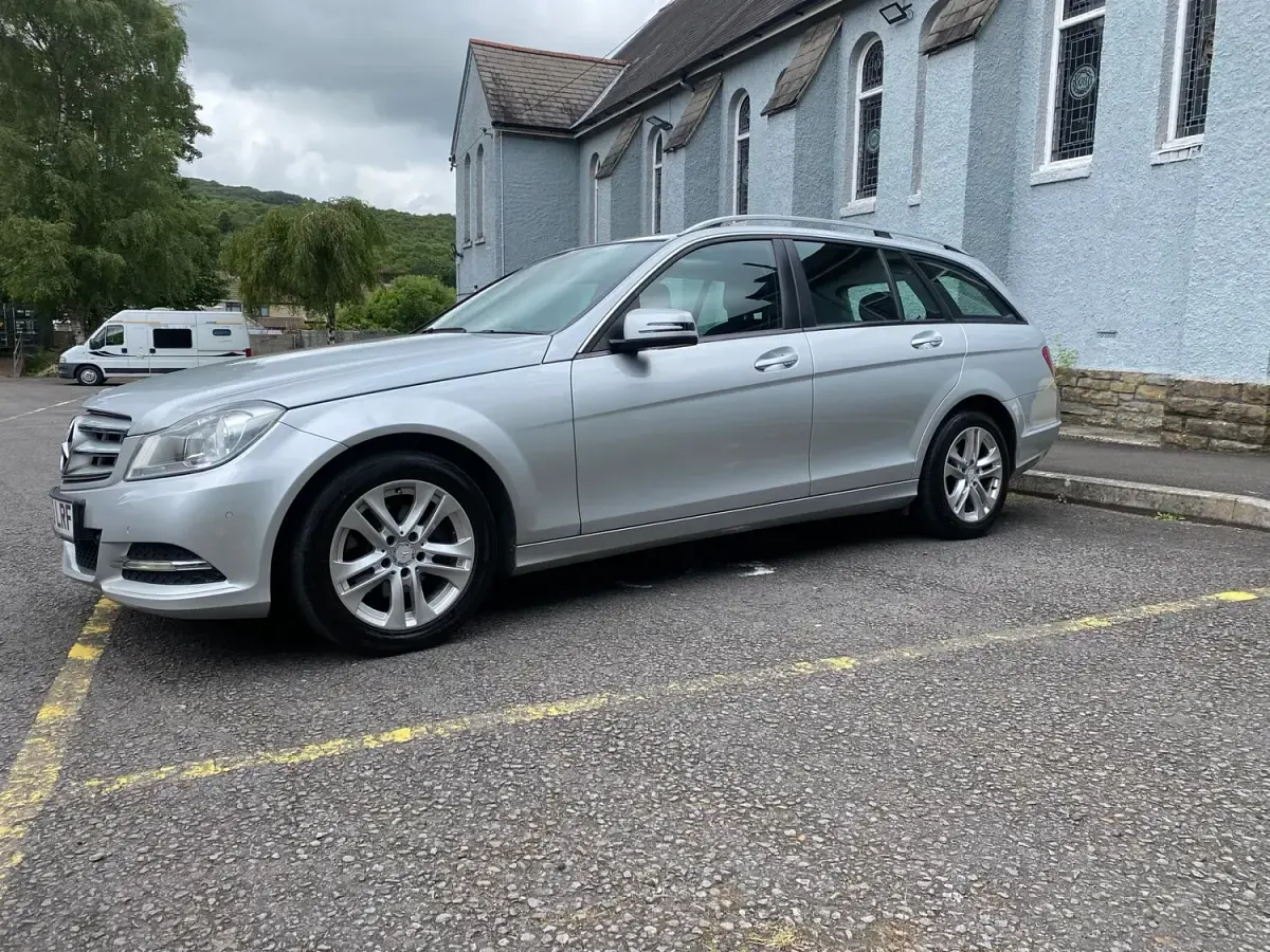 Used Mercedes C200 Executive 2013 Silver Estate
