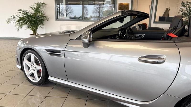 Used Mercedes SLK250 AMG 201 HP (147 kW) 2014 Silver Cabriolet