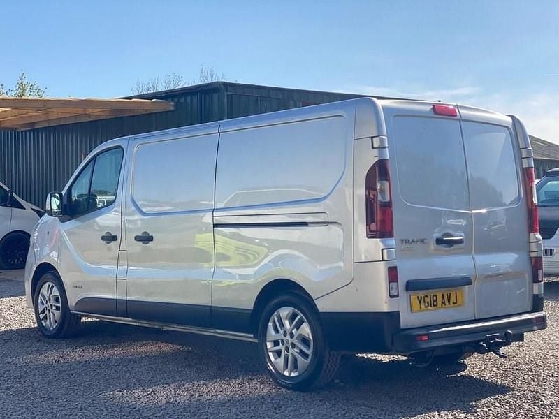 Usado Renault Trafic 2018 Prateado Monovolume