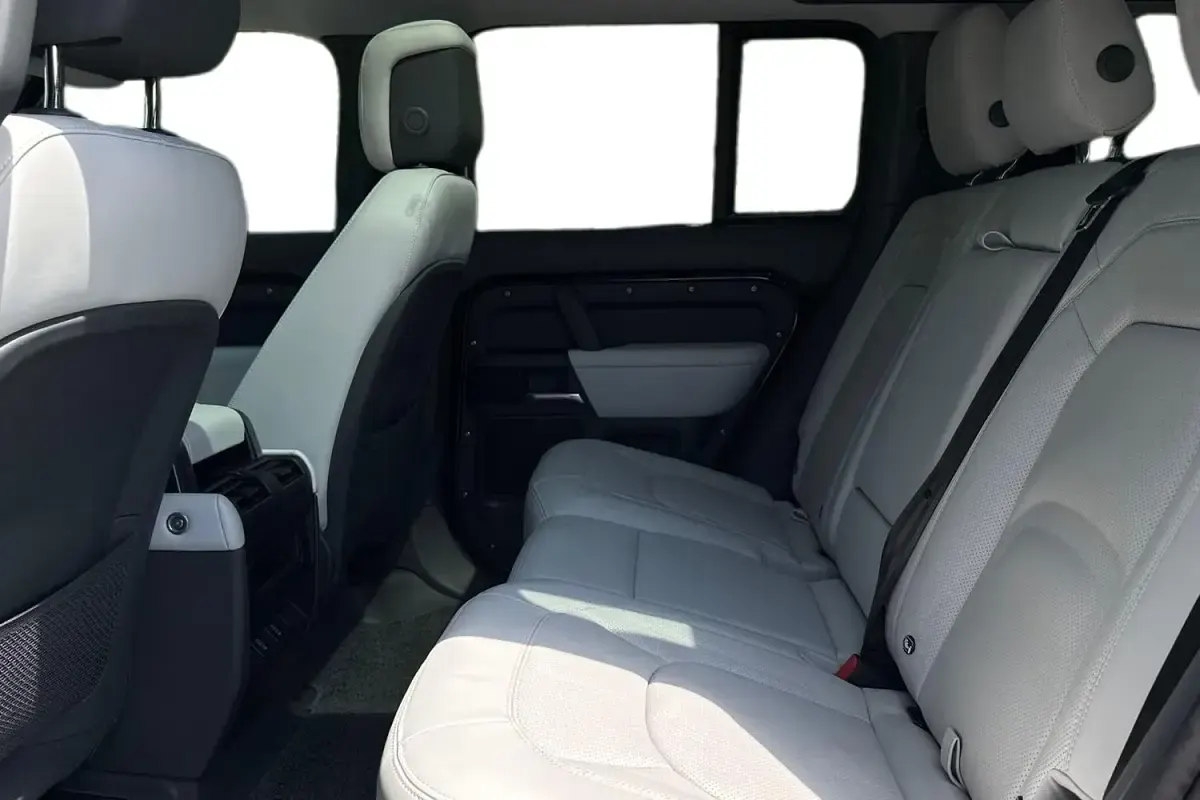 Used Land Rover Defender HSE Dynamic 2026 Black SUV