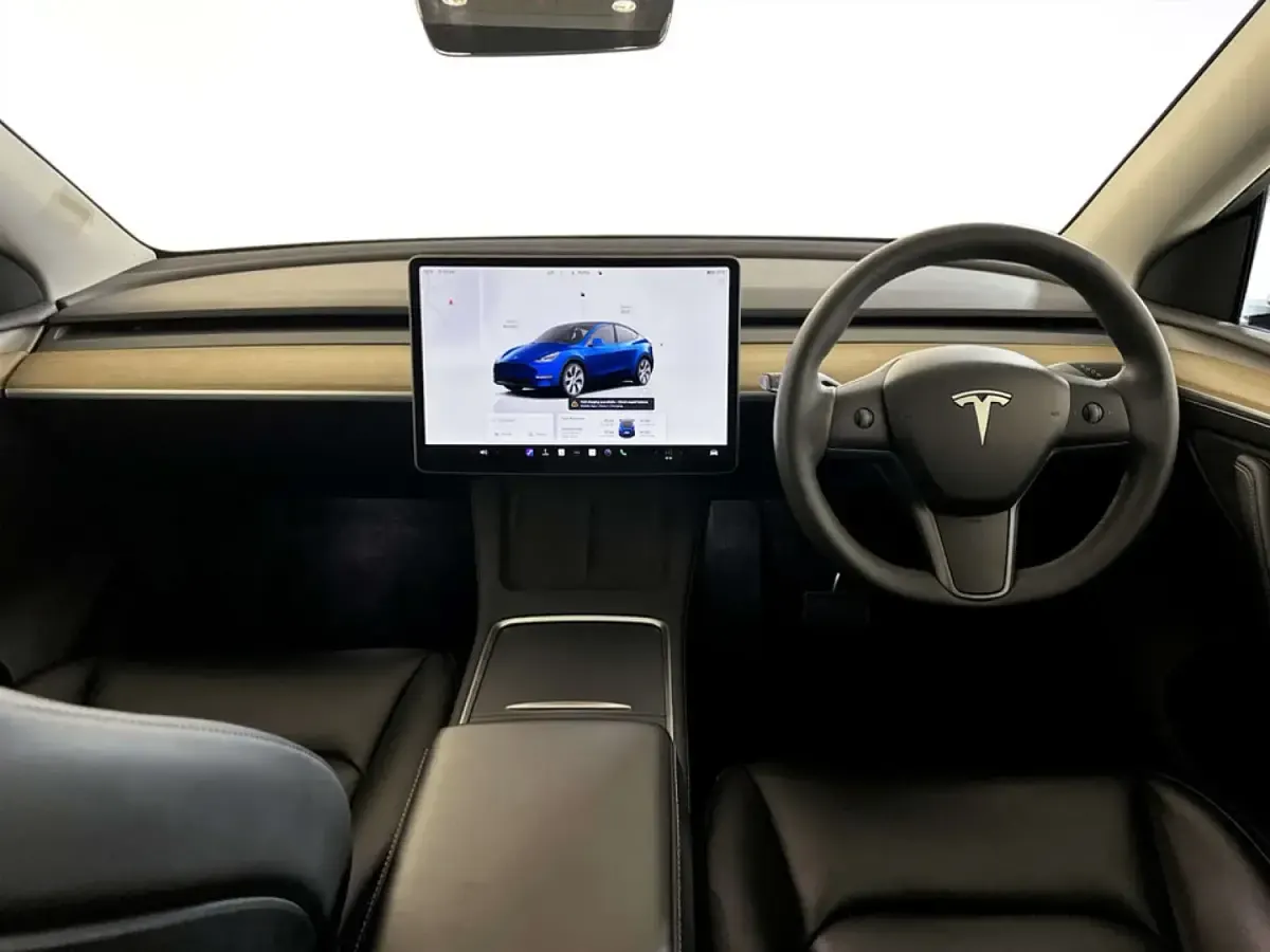 Używany Tesla Model Y RWD 254 kW (346 KM) 2022 Niebieski SUV