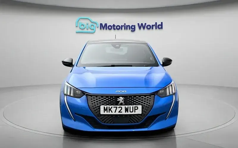 Second-hand Peugeot 208 GT 102 CP (75 kW) 2022 Albastru Hatchback