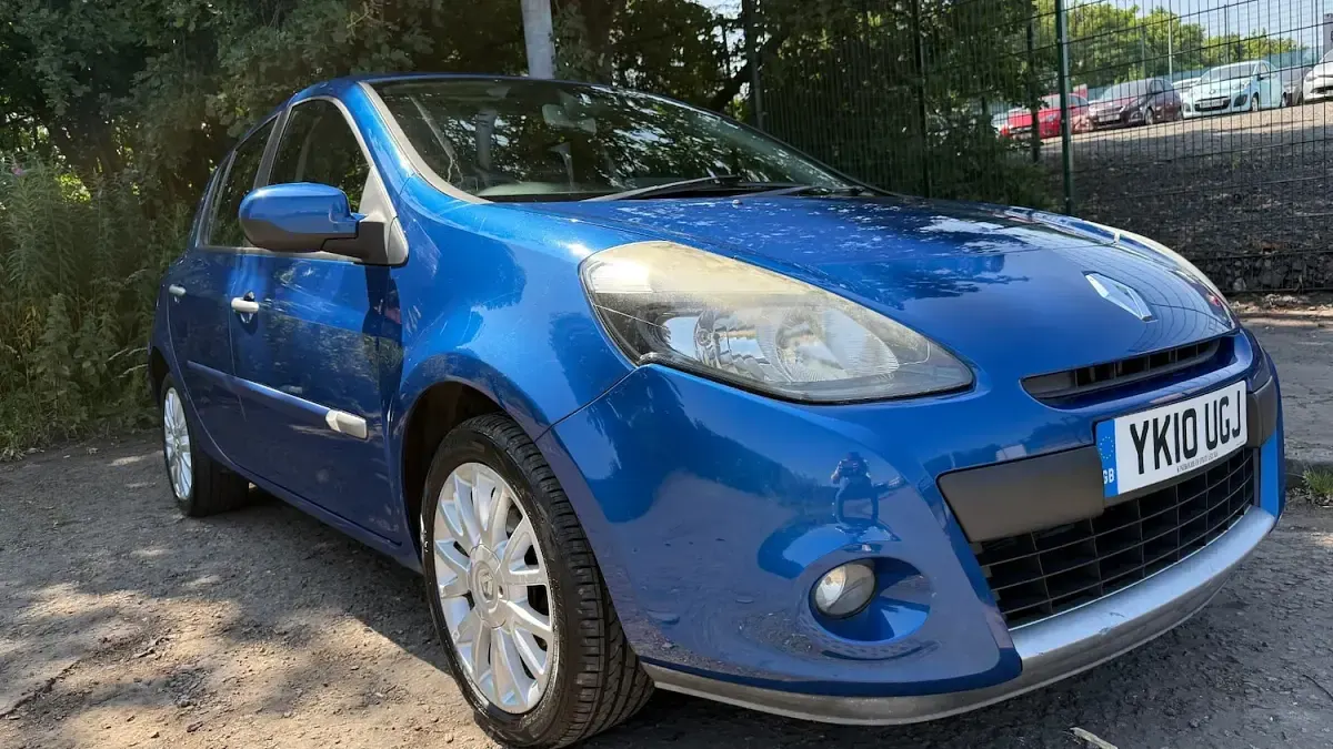 Used Renault Clio Dynamique 75 HP (55 kW) 2010 Blue Hatchback
