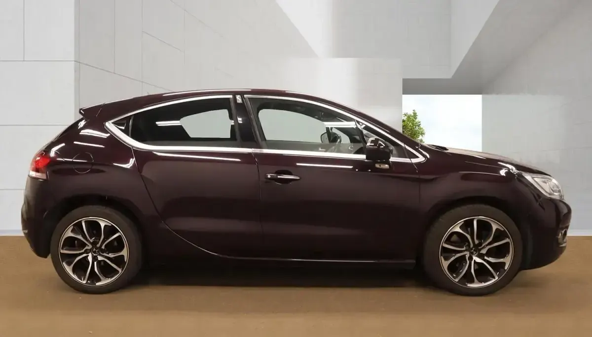 Used DS Automobiles DS4 Prestige 2017 Purple Hatchback