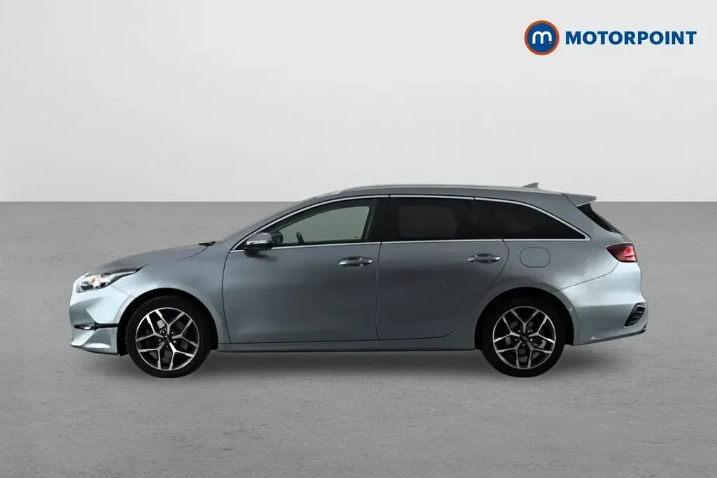 Używany Kia Ceed 2022 Srebrny Hatchback