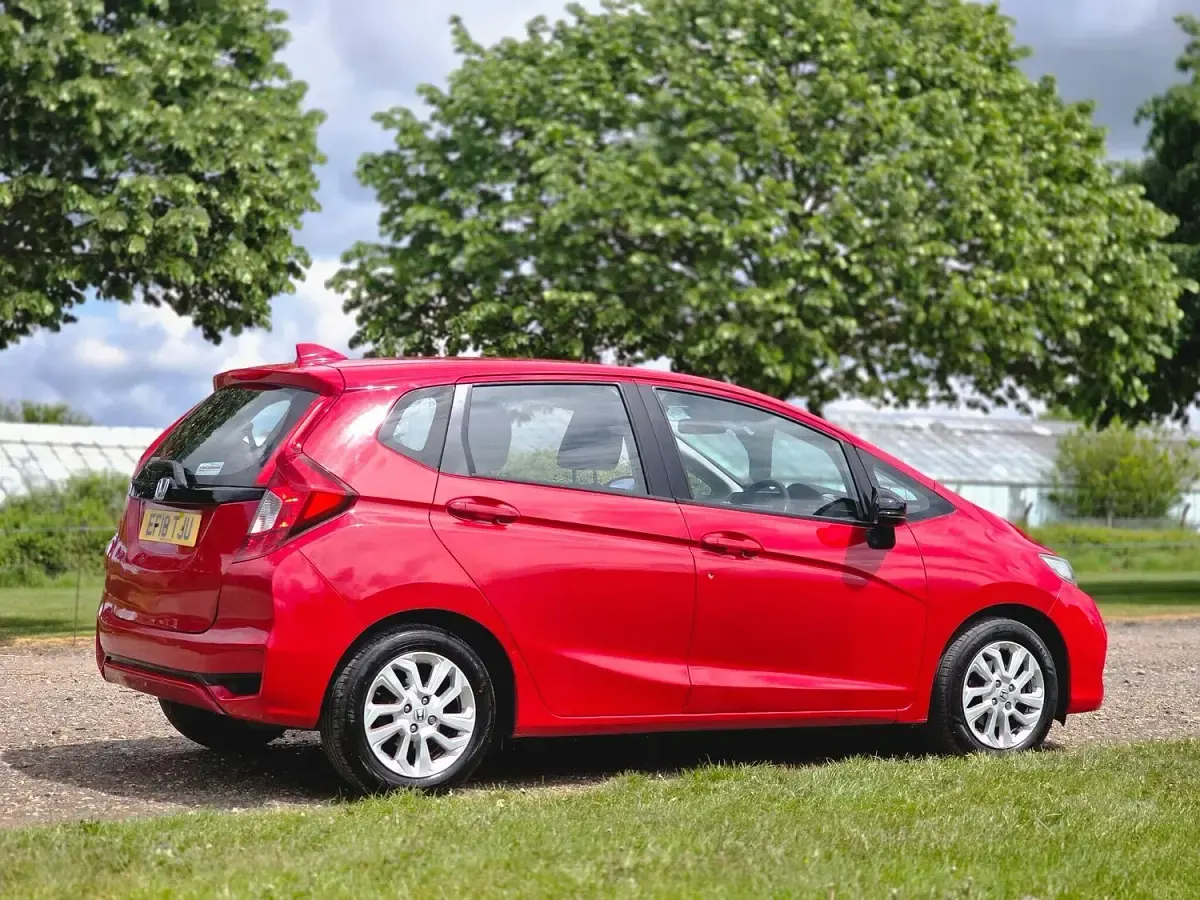 Used Honda Jazz SE 102 HP (75 kW) 2018 Red Hatchback
