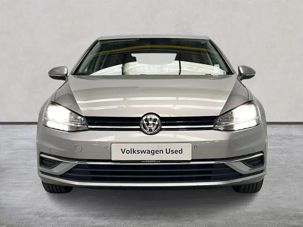 Used VW Golf VII SE 123 HP (90 kW) 2017 Silver Hatchback