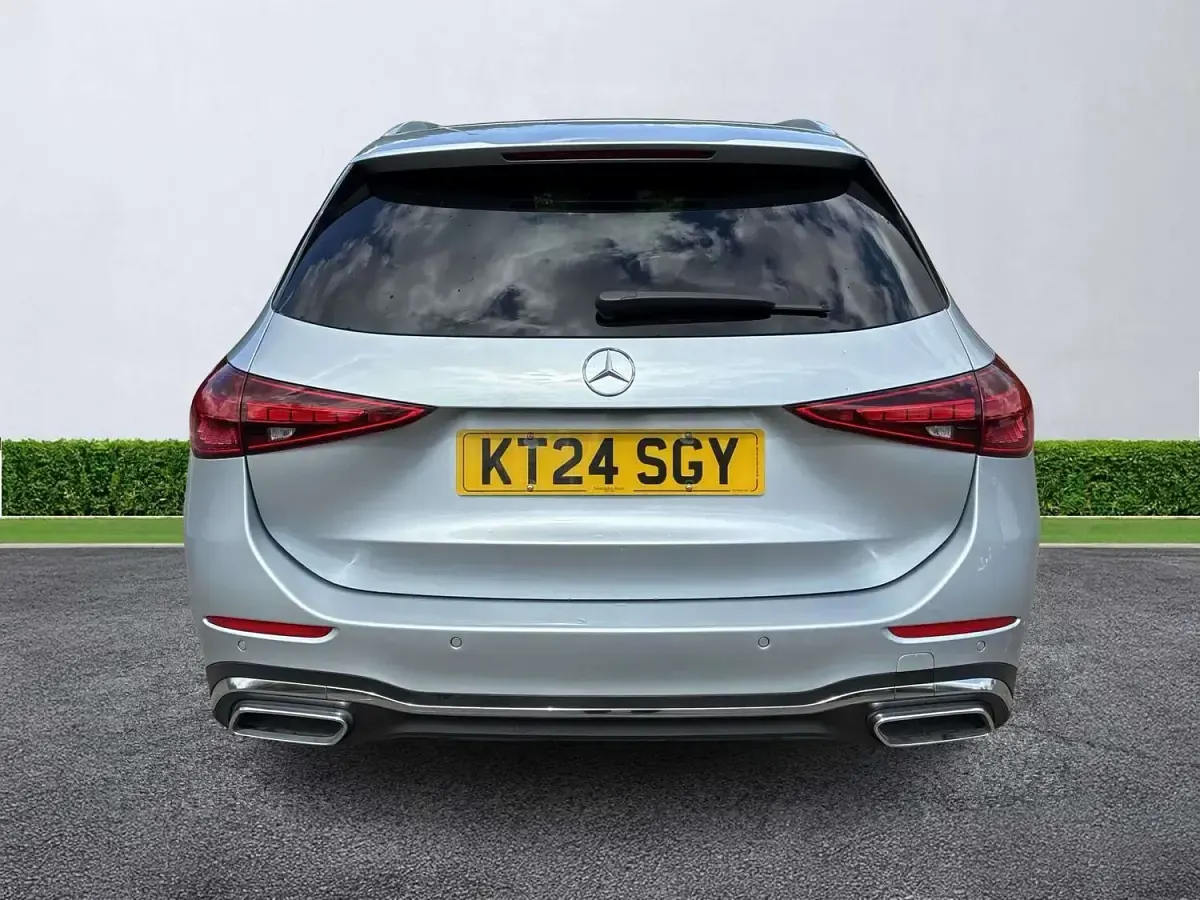 Usado Mercedes C200 AMG line 204 HP (150 kW) 2024 Prateado Carrinha