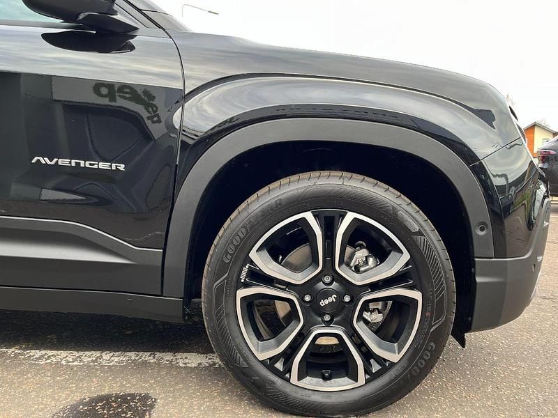 Black New 2025 Jeep Avenger Summit SUV | £25,995 (Fair price) - Image 1/4