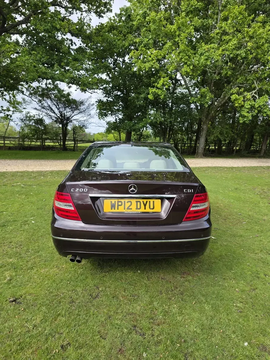 Usado Mercedes C200 Elegance 2012 Marrón Berlina