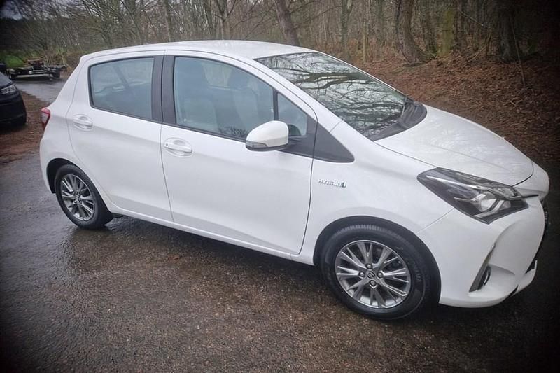 Used 2020 Toyota Yaris Hybrid | £13,500 (Good price) - Image 1/1