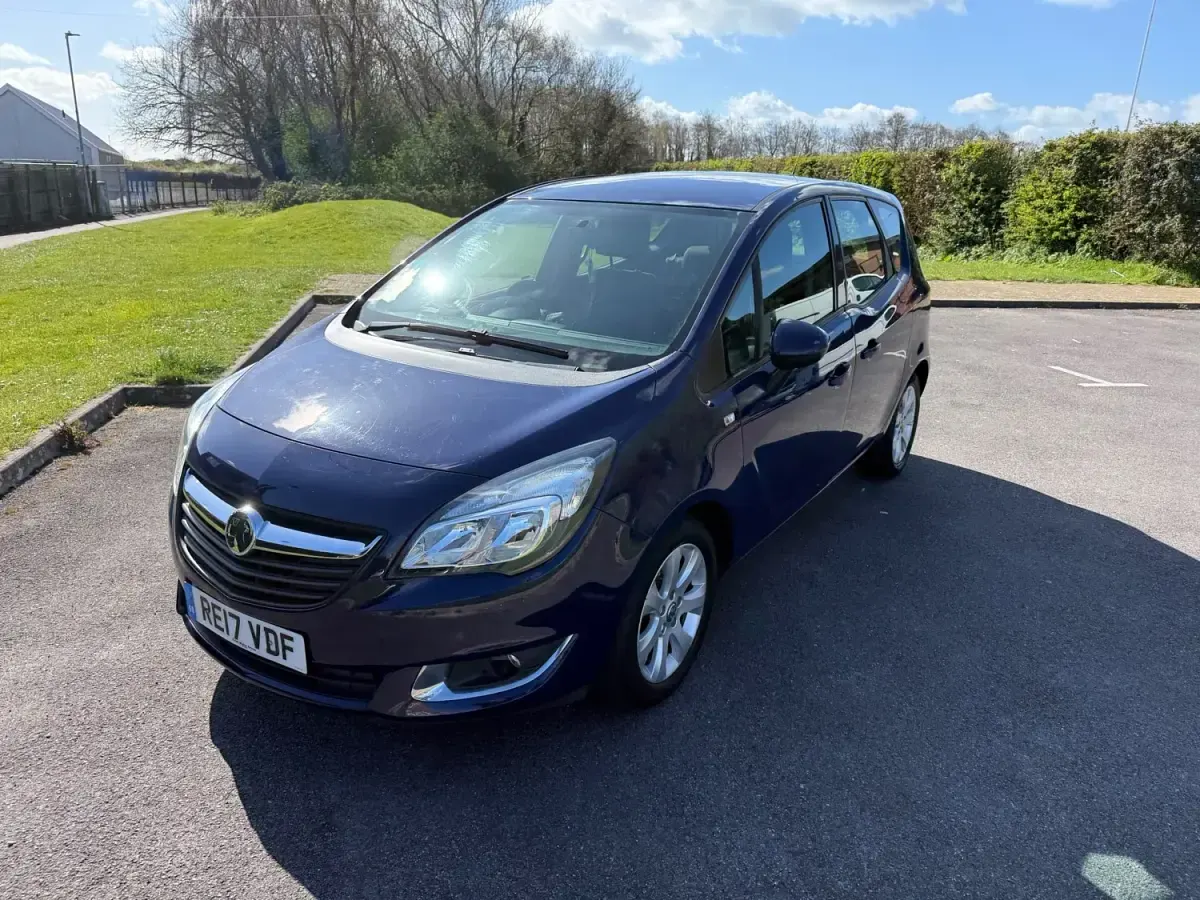 Second-hand Vauxhall Meriva 100 CP (73 kW) 2017 Albastru Monovolum