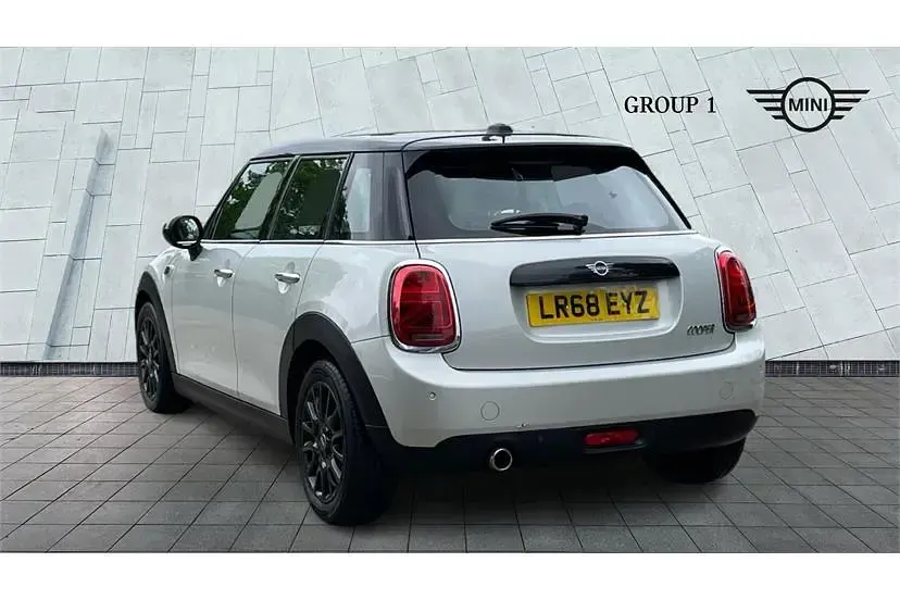 Gebraucht Mini Cooper Chili 136 PS (100 kW) 2018 Weiß Kleinwagen