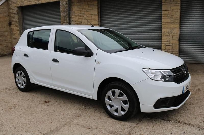 Used Dacia Sandero Essentiel 2019 White Hatchback