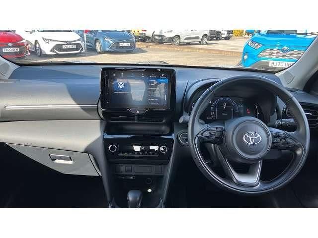 Used Toyota Yaris Cross 113 HP (83 kW) 2025 Silver SUV