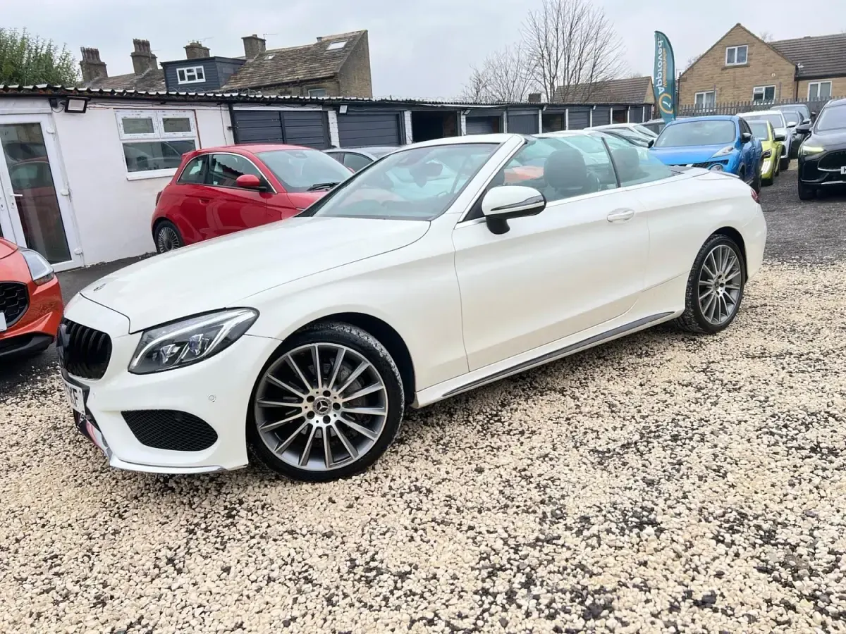Second-hand Mercedes C220 AMG Line Premium Plus 2017 Alb Cabrio