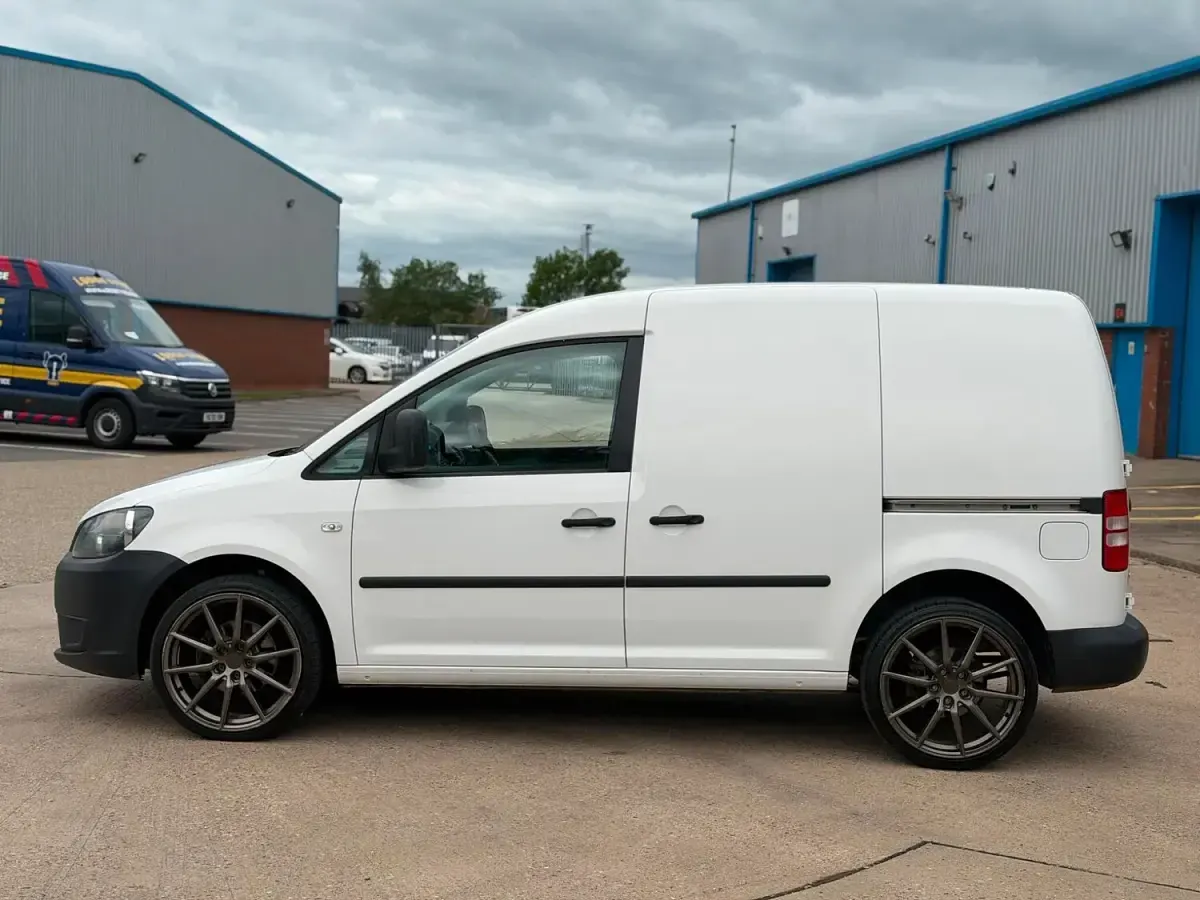 Used VW Caddy 102 HP (75 kW) 2013 White MPV