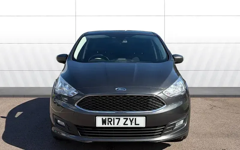 Käytetty Ford C-MAX Zetec 120 HP (88 kW) 2019 Tila-auto