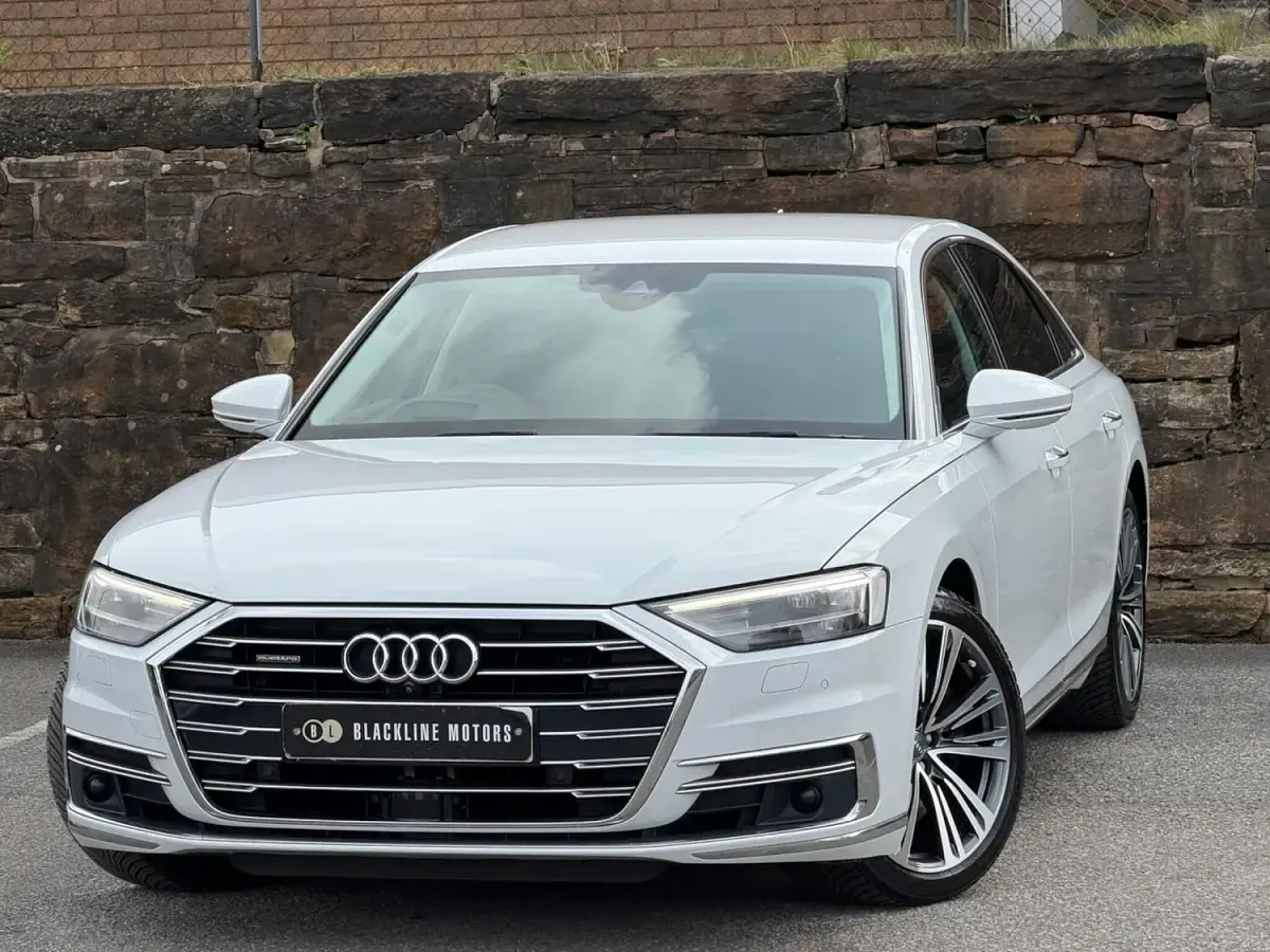 Used Audi A8 Advanced 340 HP (250 kW) 2018 White Sedan