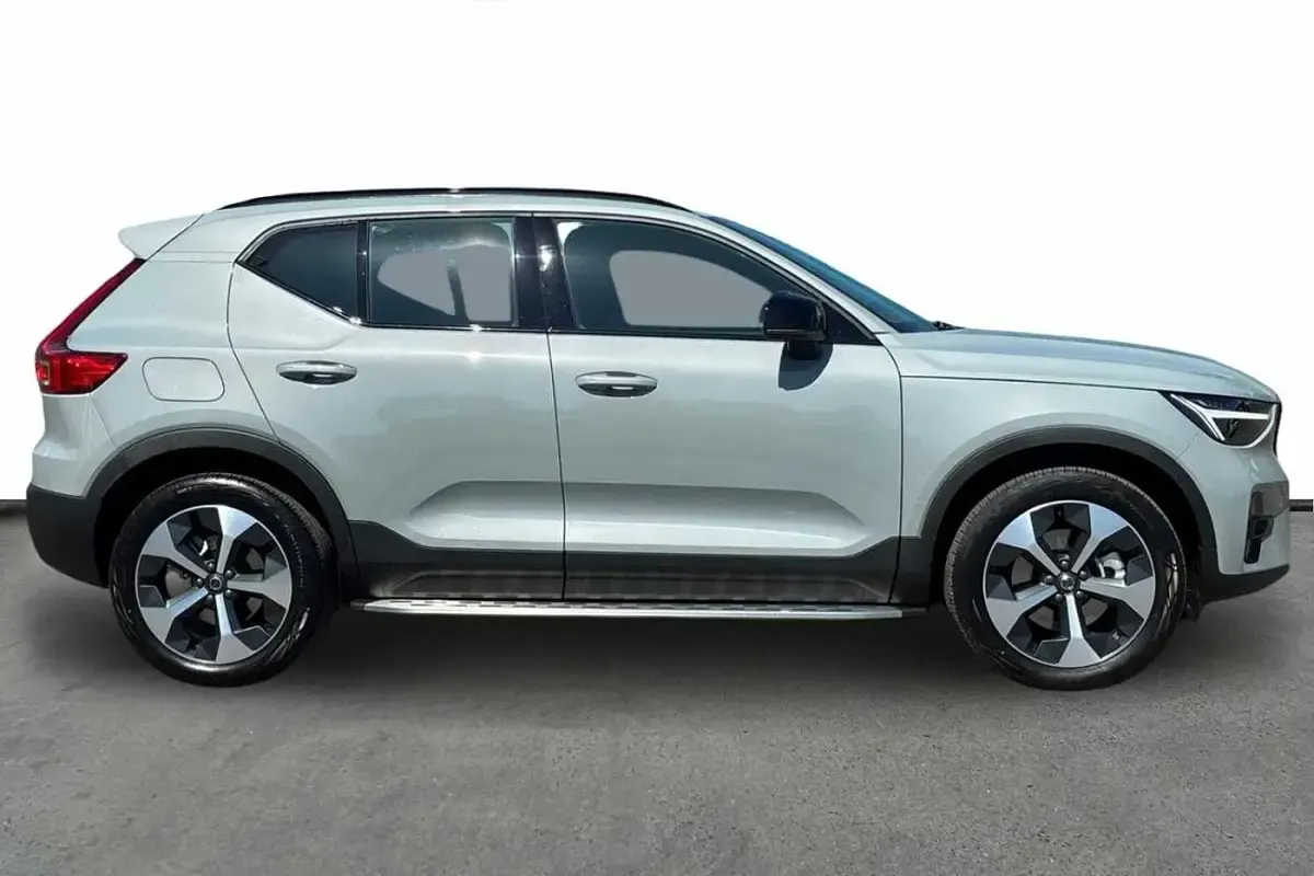 New Volvo XC40 Plus 161 HP (118 kW) 2026 Grey SUV