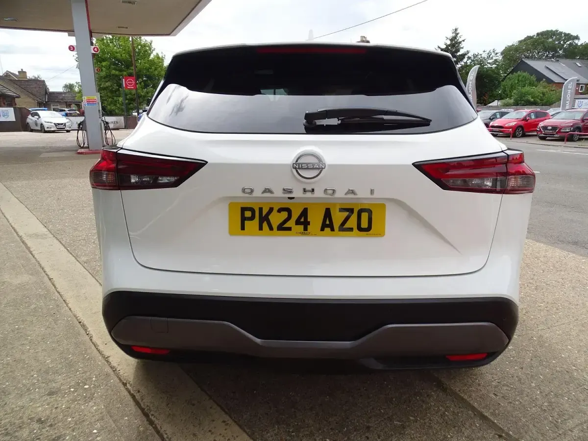 Used Nissan Qashqai N-Connecta 2024 White SUV