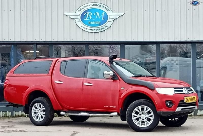Used Mitsubishi L200 2015 Red Pickup