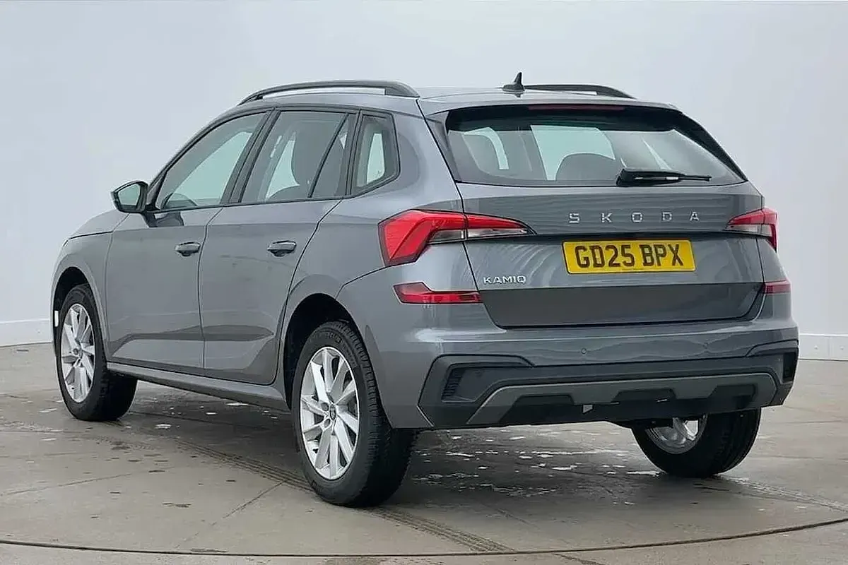 Begagnad Skoda Kamiq SE 113 HK (83 kW) 2025 Grå SUV