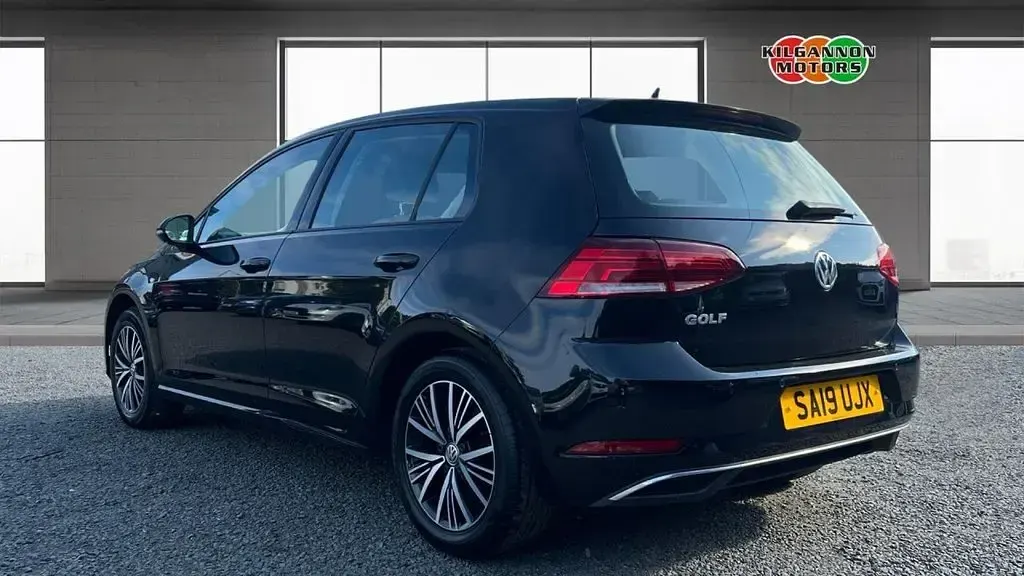 Used VW Golf VII SE 115 HP (84 kW) 2019 Black Hatchback