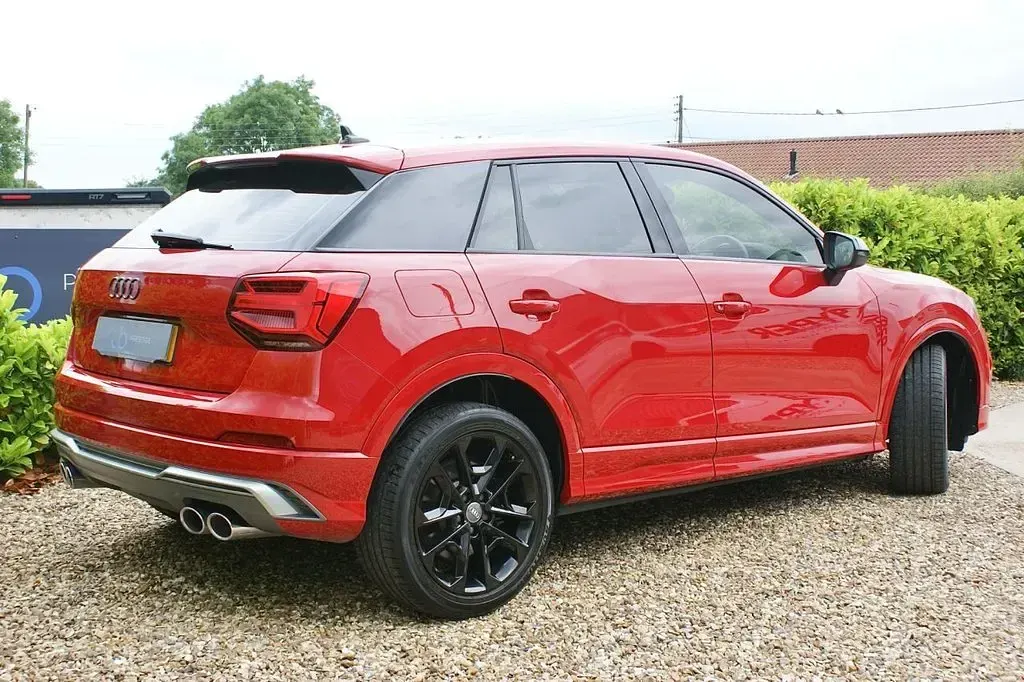 Used Audi SQ2 Design 300 HP (220 kW) 2019 Red SUV
