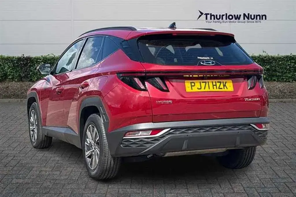 Used Hyundai Tucson SE 180 HP (132 kW) 2021 Red SUV