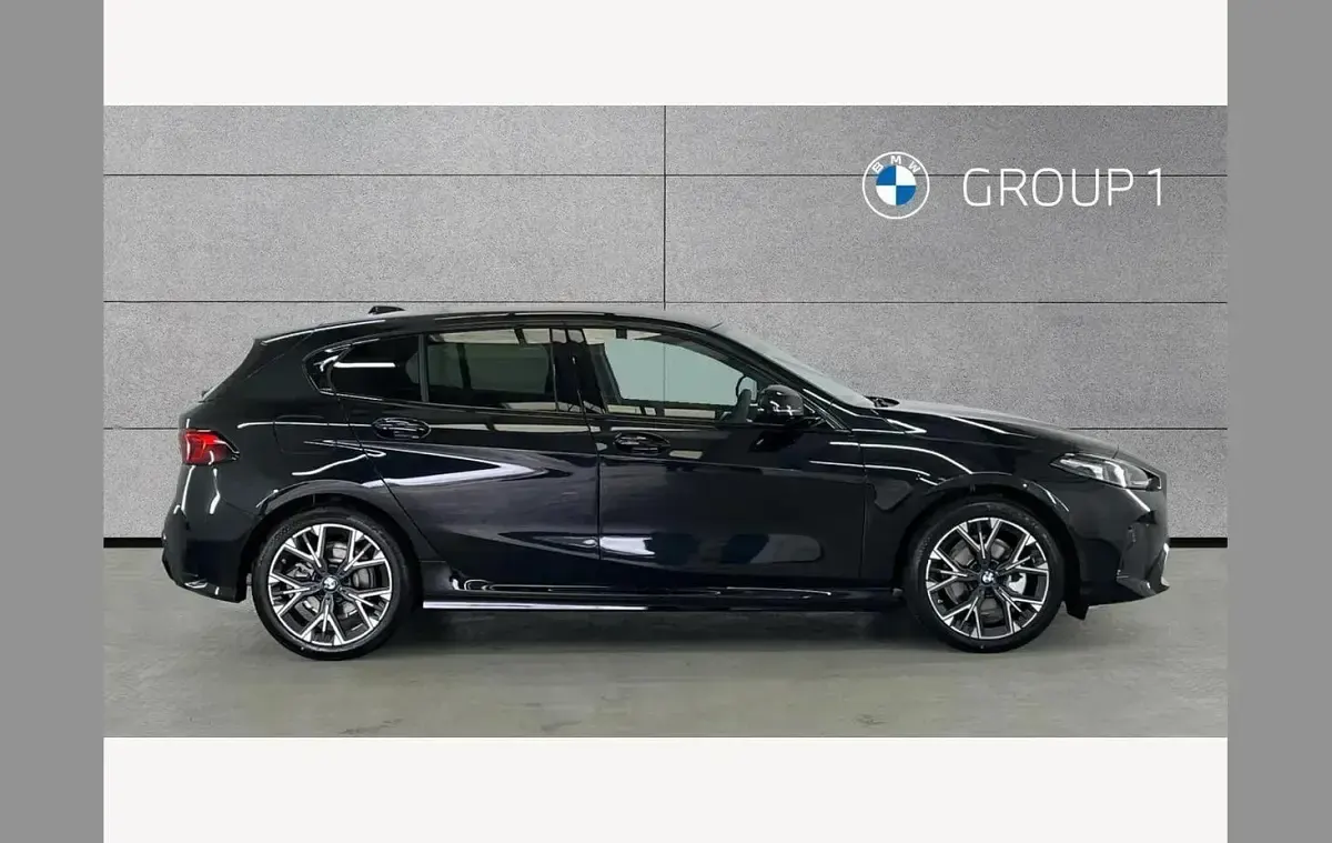 Neu BMW 120 M Sport 154 PS (113 kW) 2026 Schwarz Kleinwagen