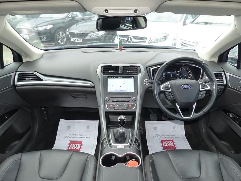 Used Ford Mondeo Titanium 150 HP (110 kW) 2018 Impact blue pearl Hatchback