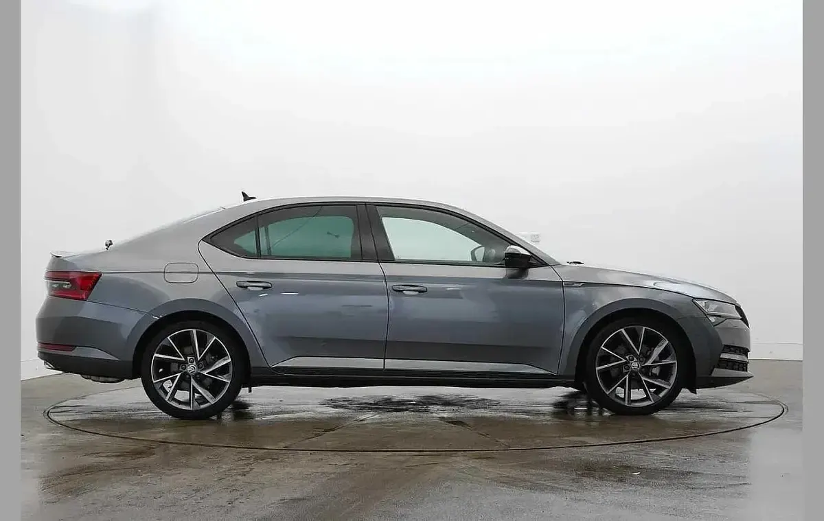 Used Skoda Superb SportlinePlus 187 HP (137 kW) 2023 Graphite grey metallic Hatchback