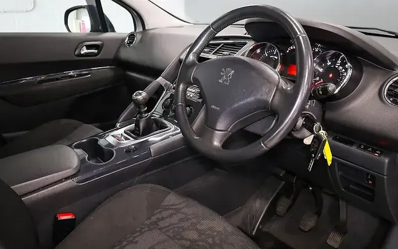 Used Peugeot 3008 Sport 112 HP (82 kW) 2010 Silver Estate