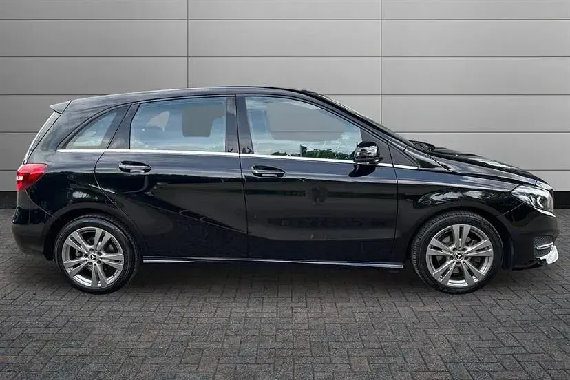 Used Mercedes B200 Exclusive 156 HP (114 kW) 2018 Cosmos black Hatchback