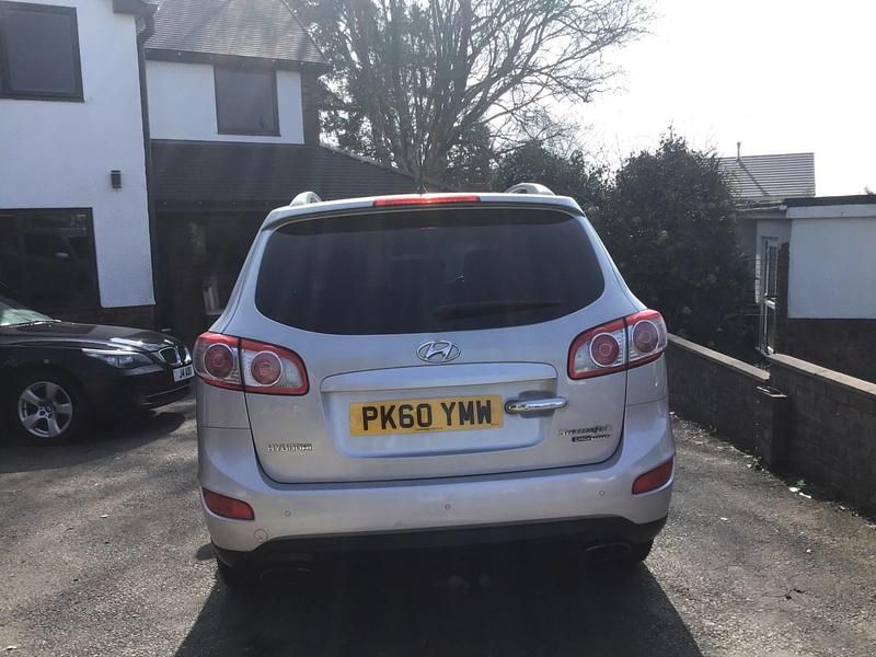 Used Hyundai Santa Fe Premium 197 HP (144 kW) 2011 Silver SUV