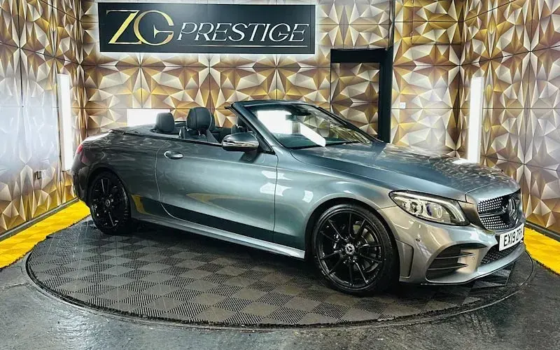 Käytetty Mercedes C220 AMG Line Premium 194 HP (142 kW) 2019 Avoauto