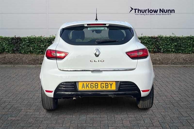 Used Renault Clio IV Play 75 HP (55 kW) 2018 White Hatchback