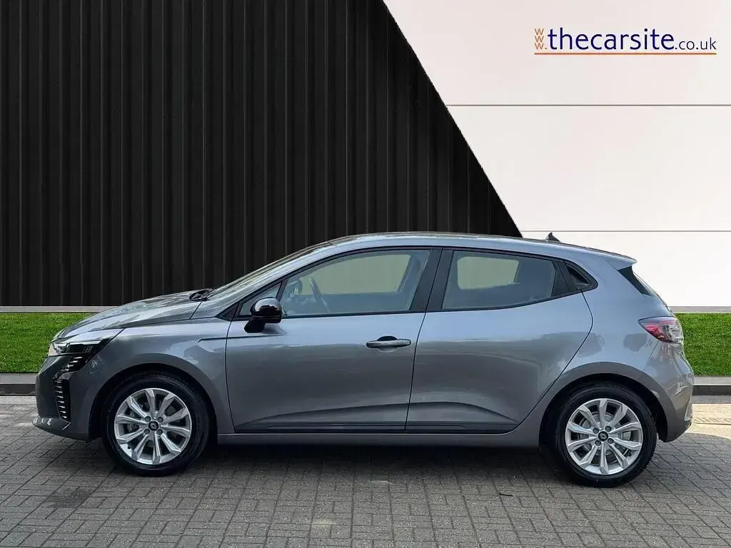 Used Renault Clio V Evolution 143 HP (105 kW) 2025 Grey Hatchback