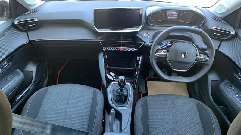 Used Peugeot 208 Style 99 HP (72 kW) 2025 White Hatchback