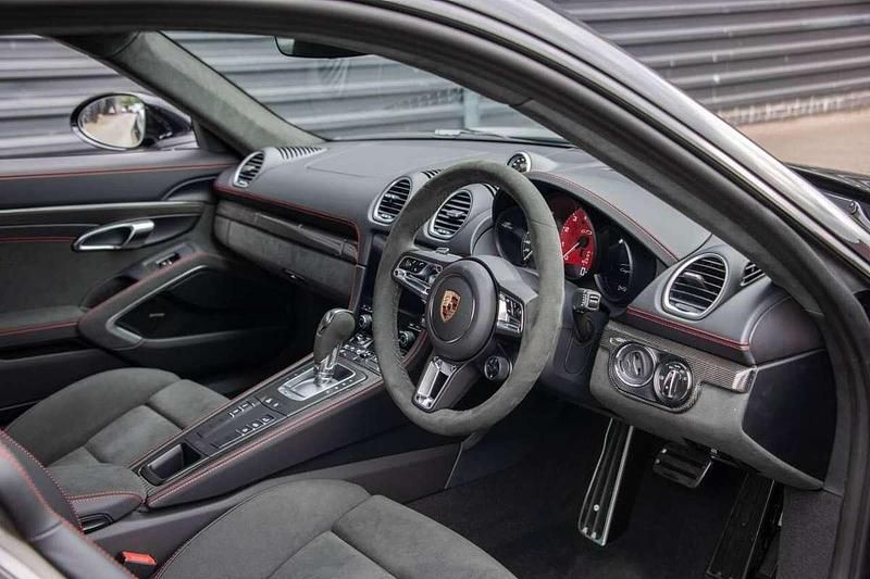 Used Porsche Cayman 394 HP (289 kW) 2025 Black Coupe