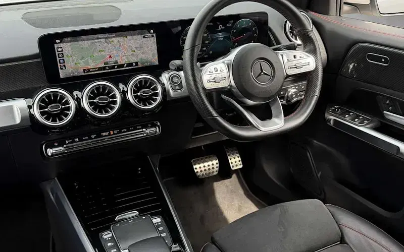 Used Mercedes GLB200 AMG line 163 HP (119 kW) 2023 SUV